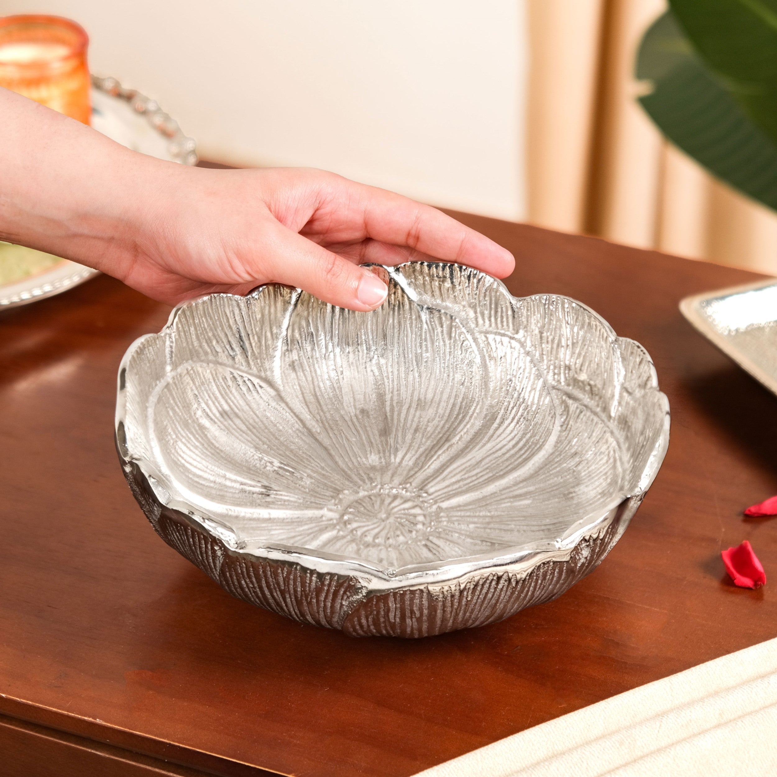 Decorative Metal Flower Bowl Urli