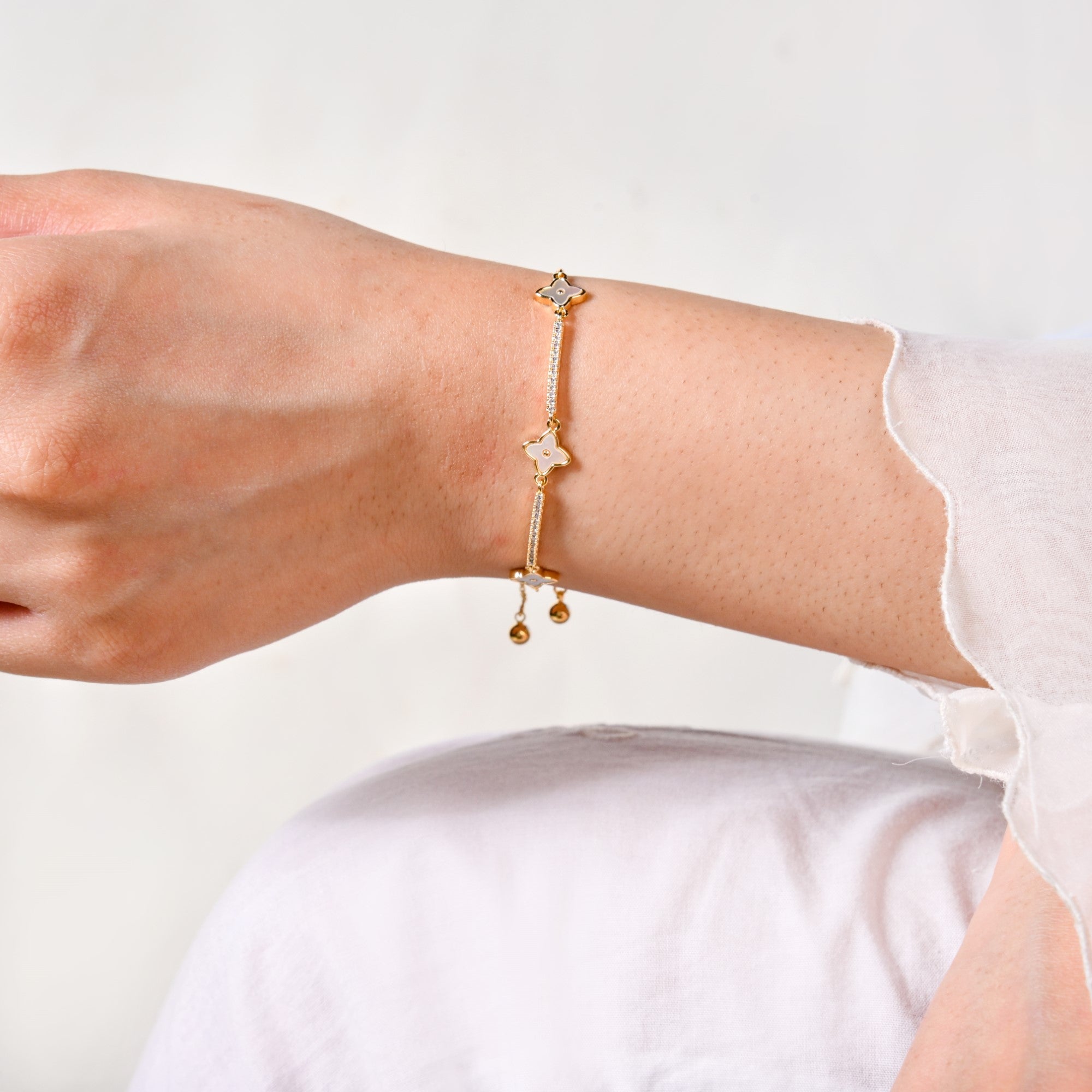 Delicate Blooms Gold Chain Bracelet