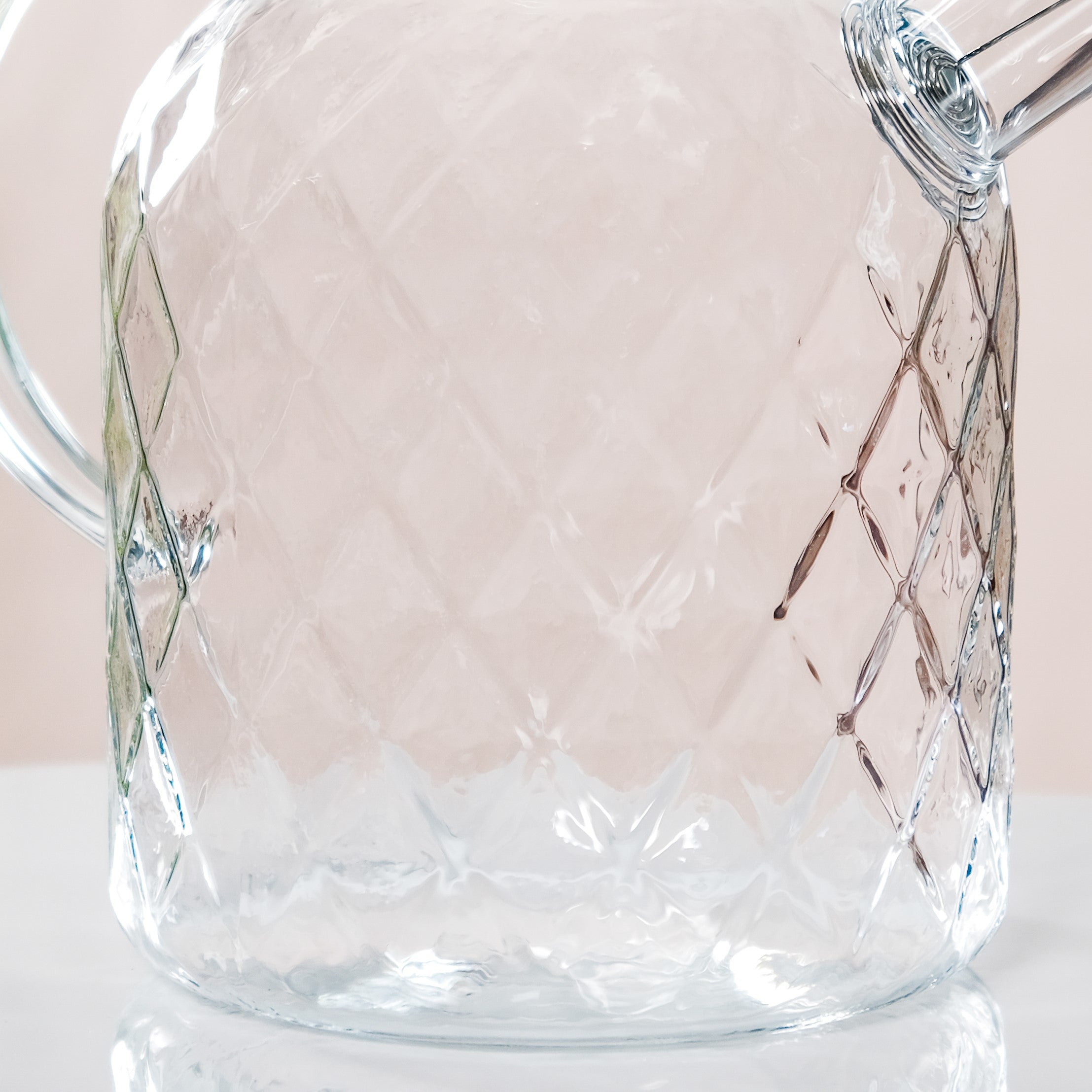 Diamond Glass Jug With Metal Spout Strainer 1700ml