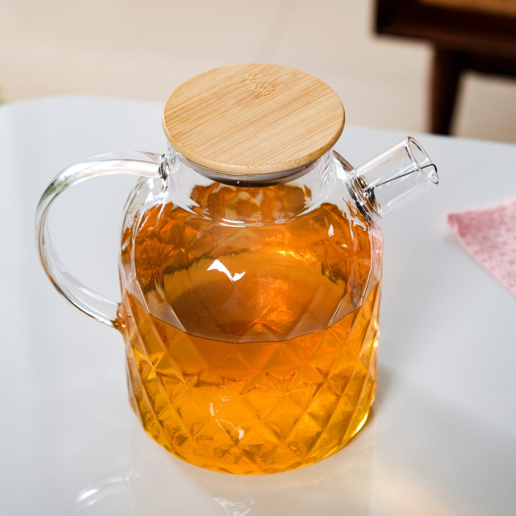 Diamond Glass Jug With Metal Spout Strainer 1700ml