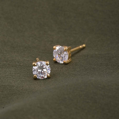 Round Brilliant Cut Diamond Stud Earrings