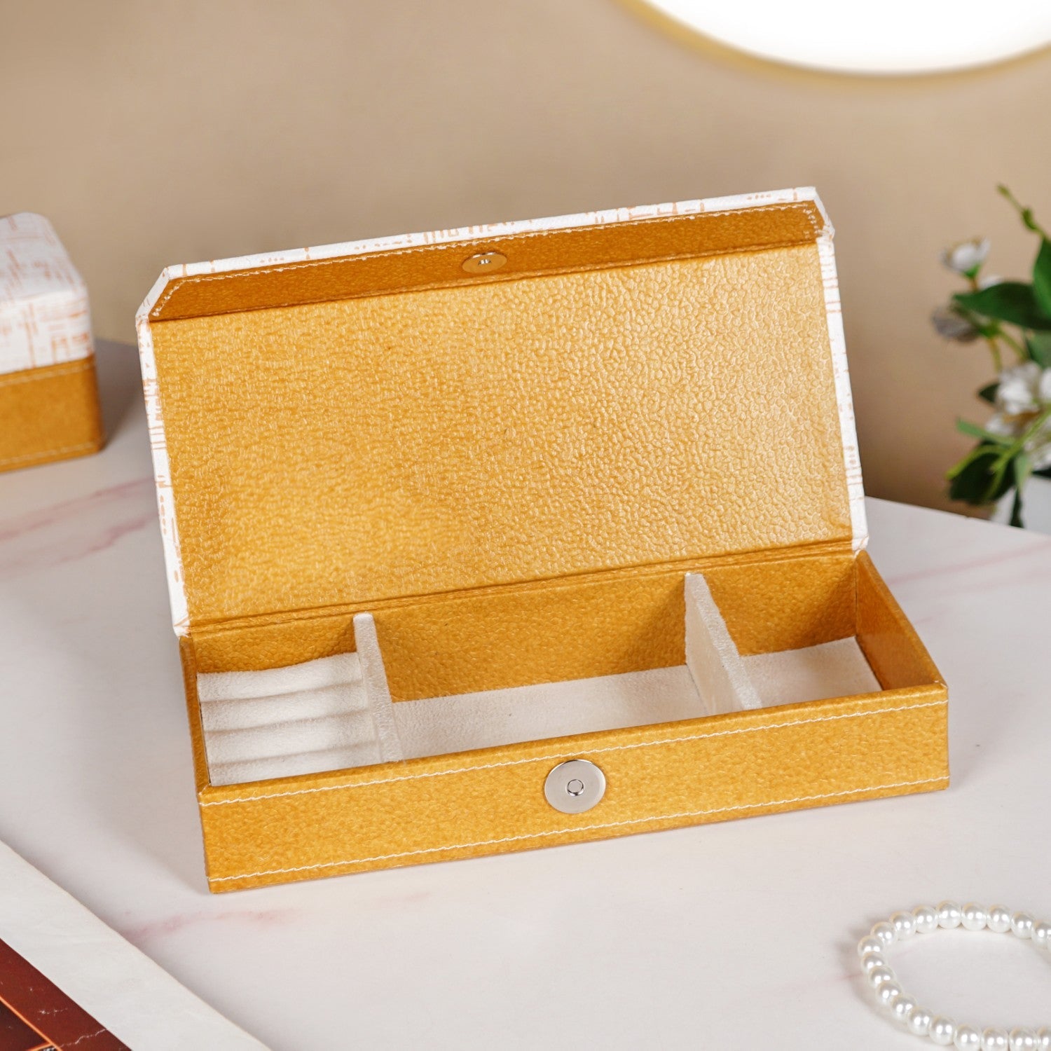 Eco Friendly Quadrata Pattern Sectioned Trinket Case