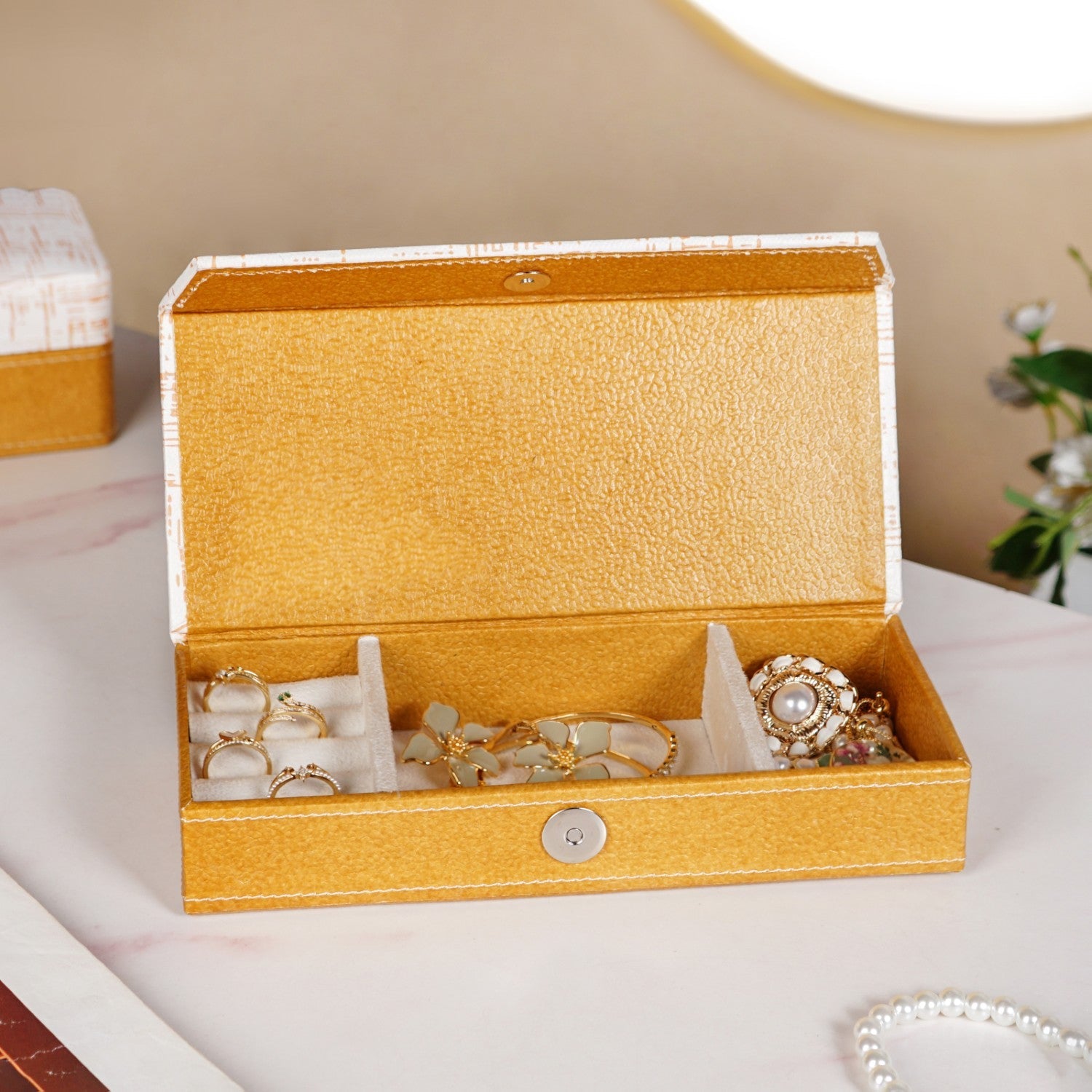 Eco Friendly Quadrata Pattern Sectioned Trinket Case