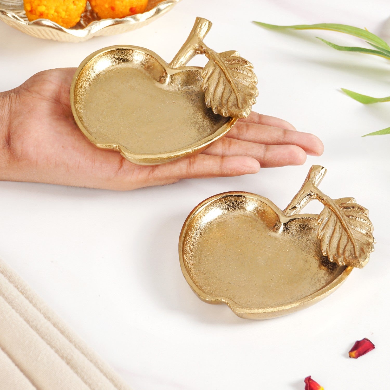 Eden Harvest Shiny Trinket Tray Set Of 2 In Festive Gift Box