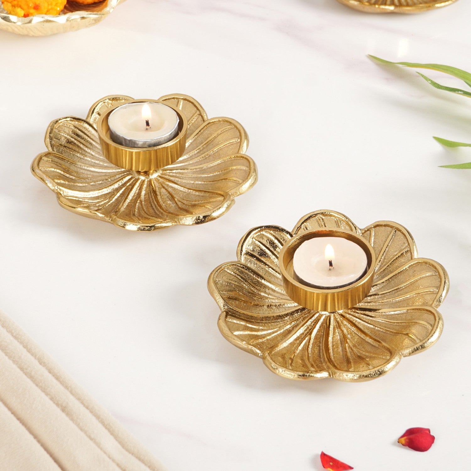 Flora Festive Tealight Holder Set Of 2 In Festive Gift Box