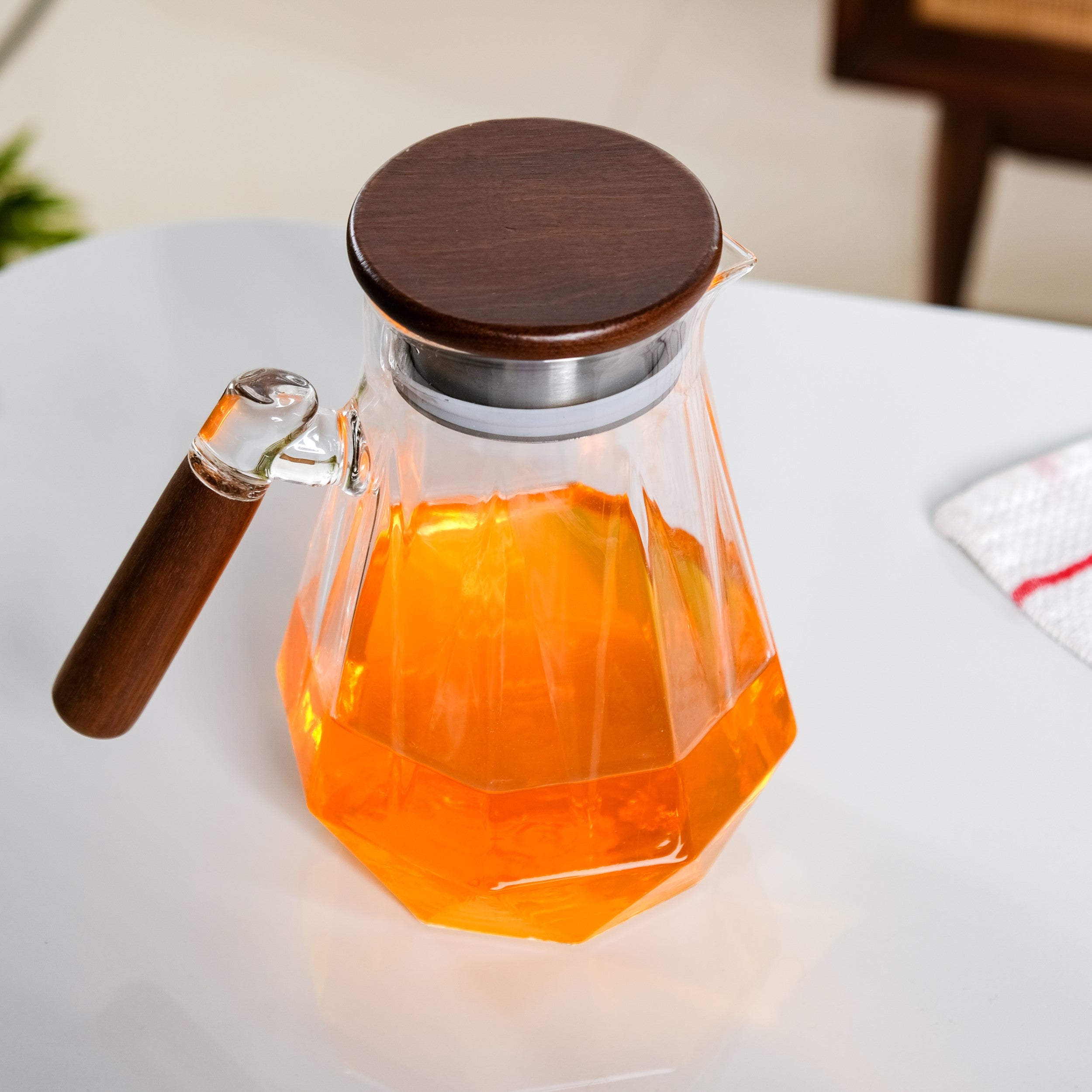 Modern Borosilicate Juice Jar With Fusion Handle 1350ml