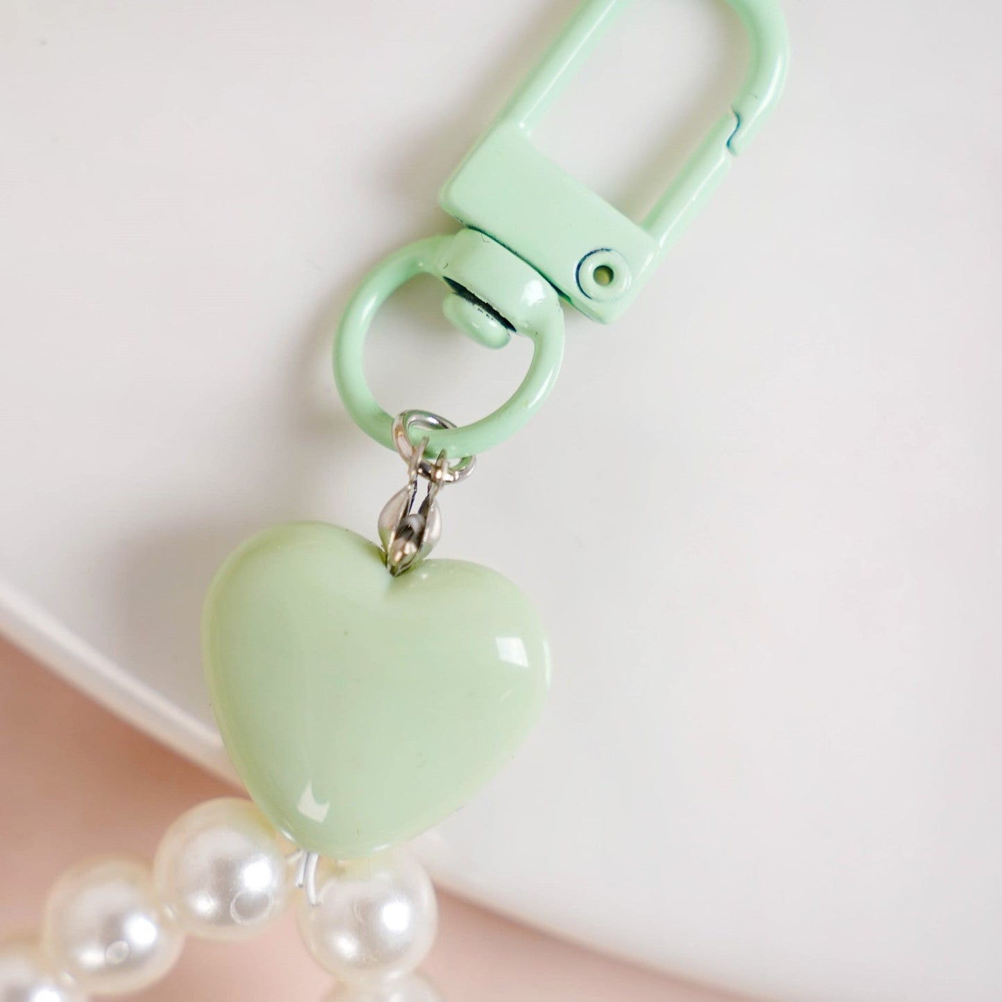Green Sweetheart And Pearl Keychain