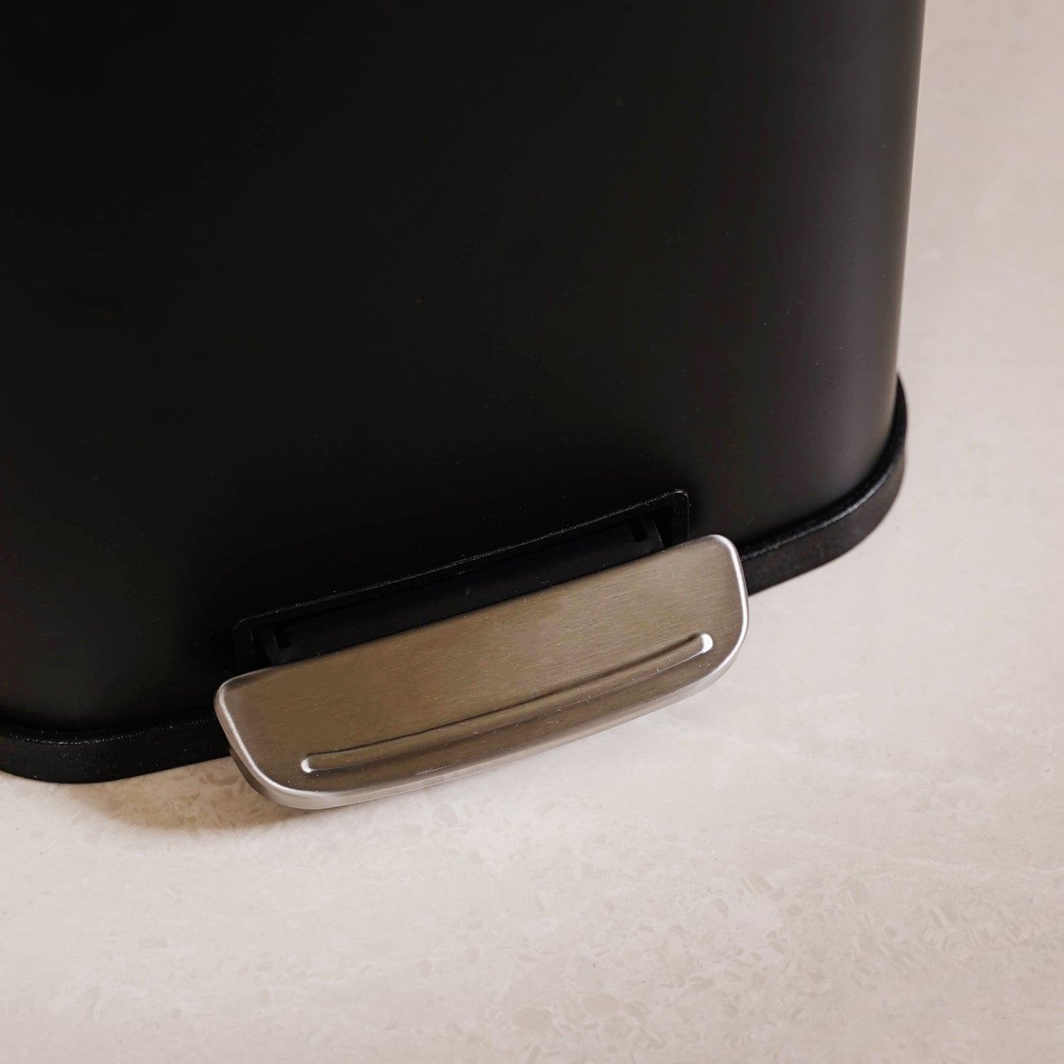 Dustro Metal Pedal Dustbin Black 5000ml