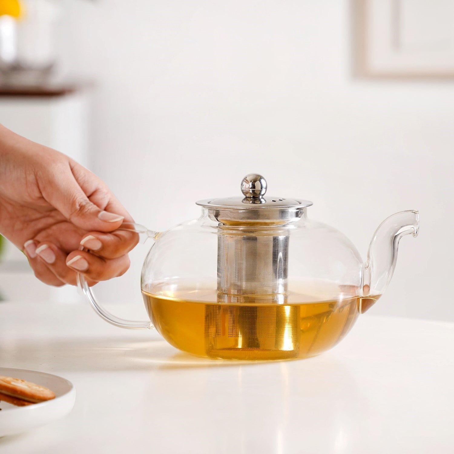 Minimalist Glass Kettle With Strainer Flame Safe 1000ml