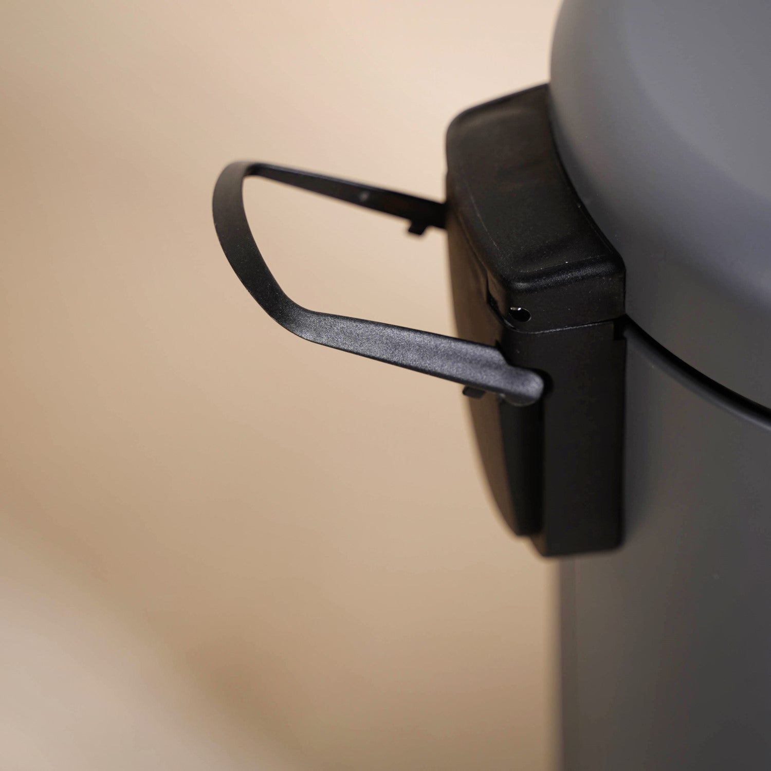 Clean Curve Metal Dustbin With Removable Bucket Grey 7000ml