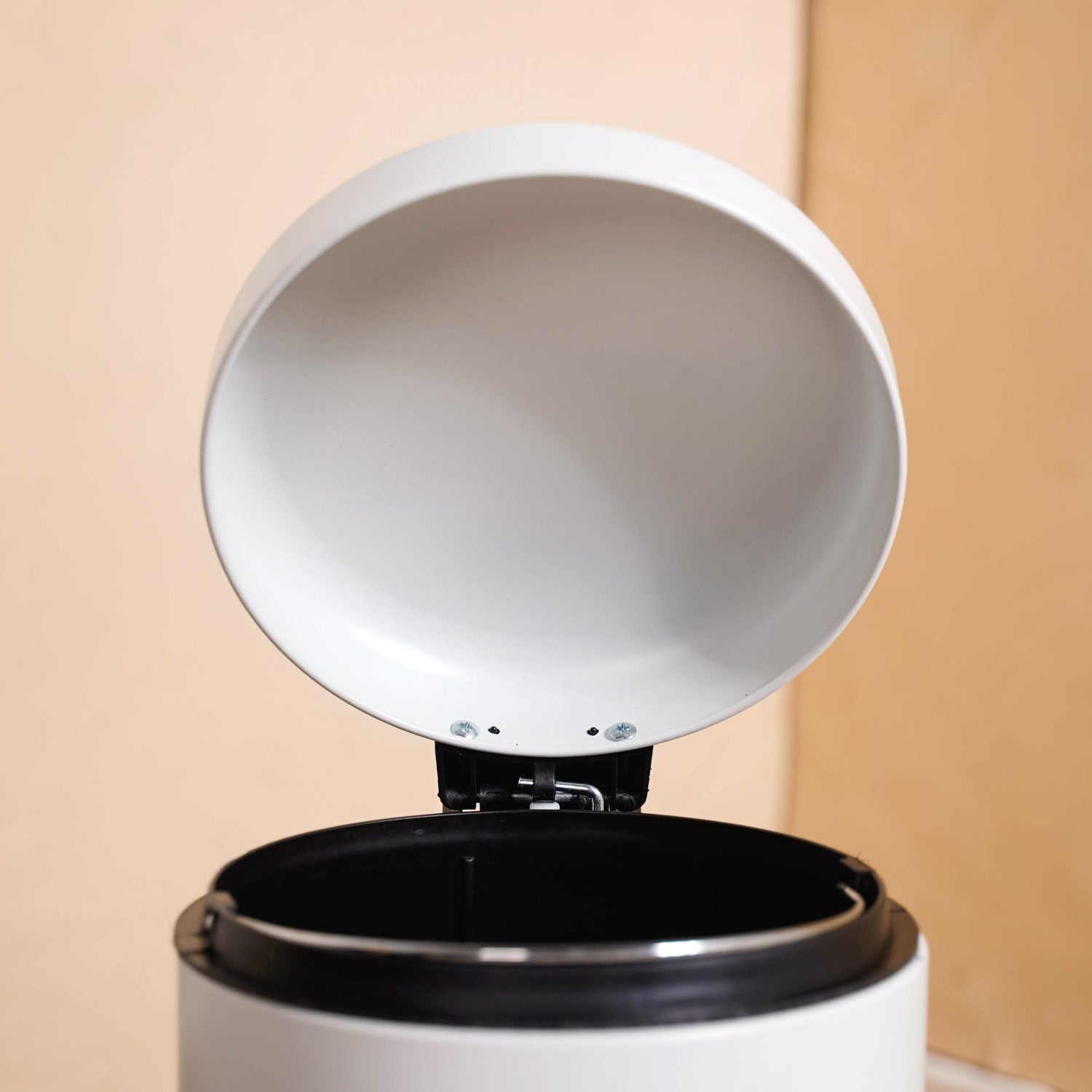 Clean Curve White Metal Dustbin With Removable Bucket 7000ml