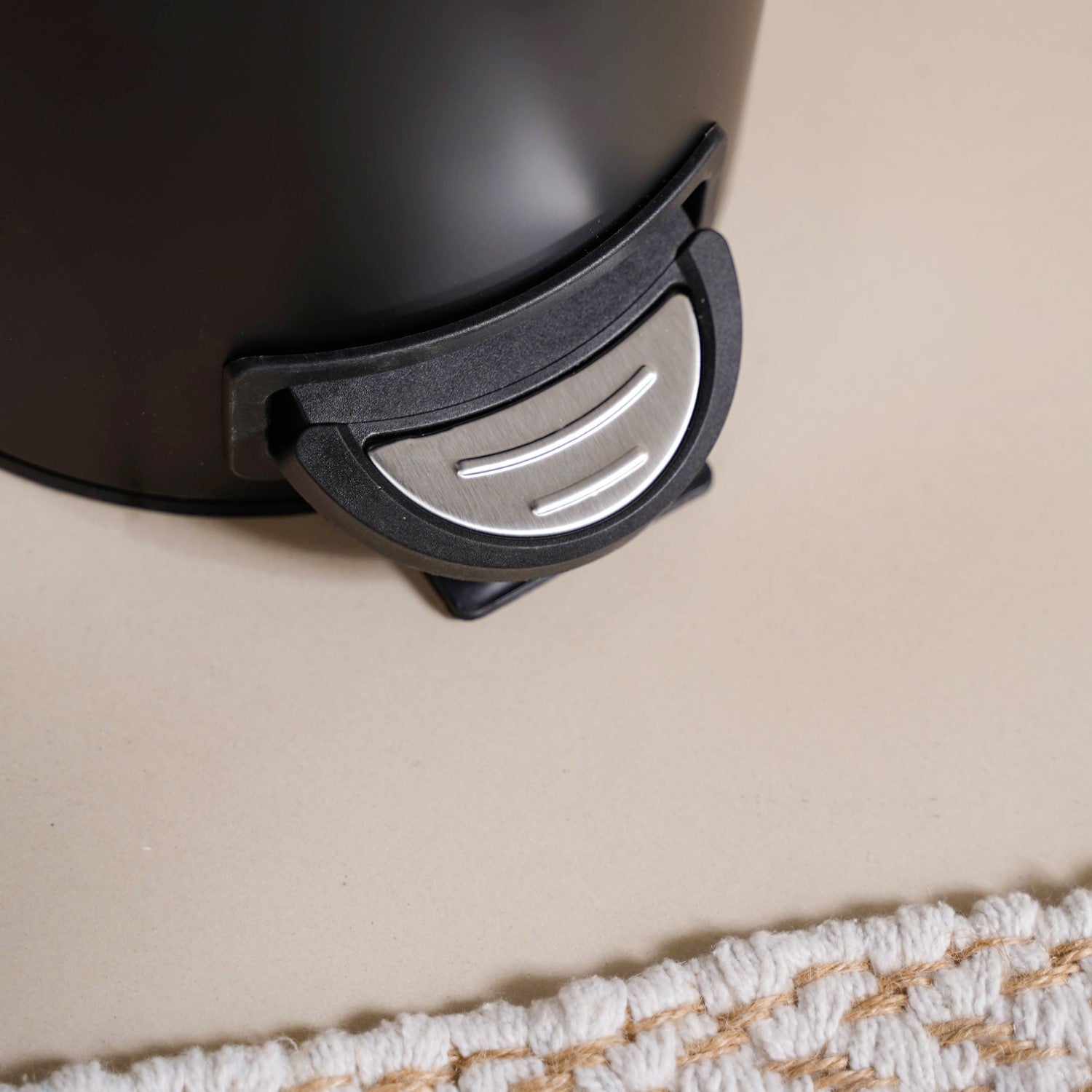 Clean Curve Metal Dustbin With Removable Bucket Black 5000ml