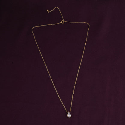Dewdrop solitaire necklace