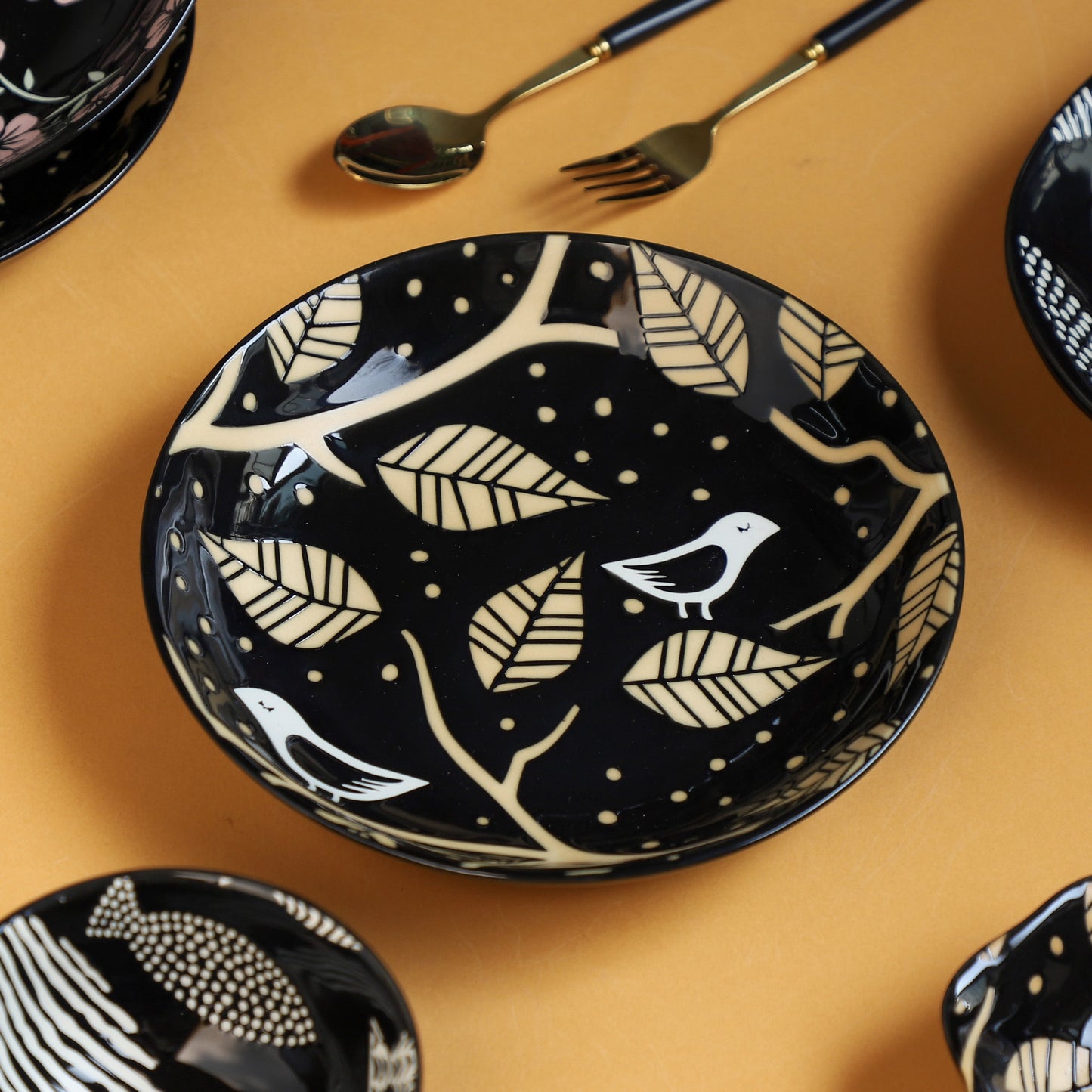 Natura Plates Black