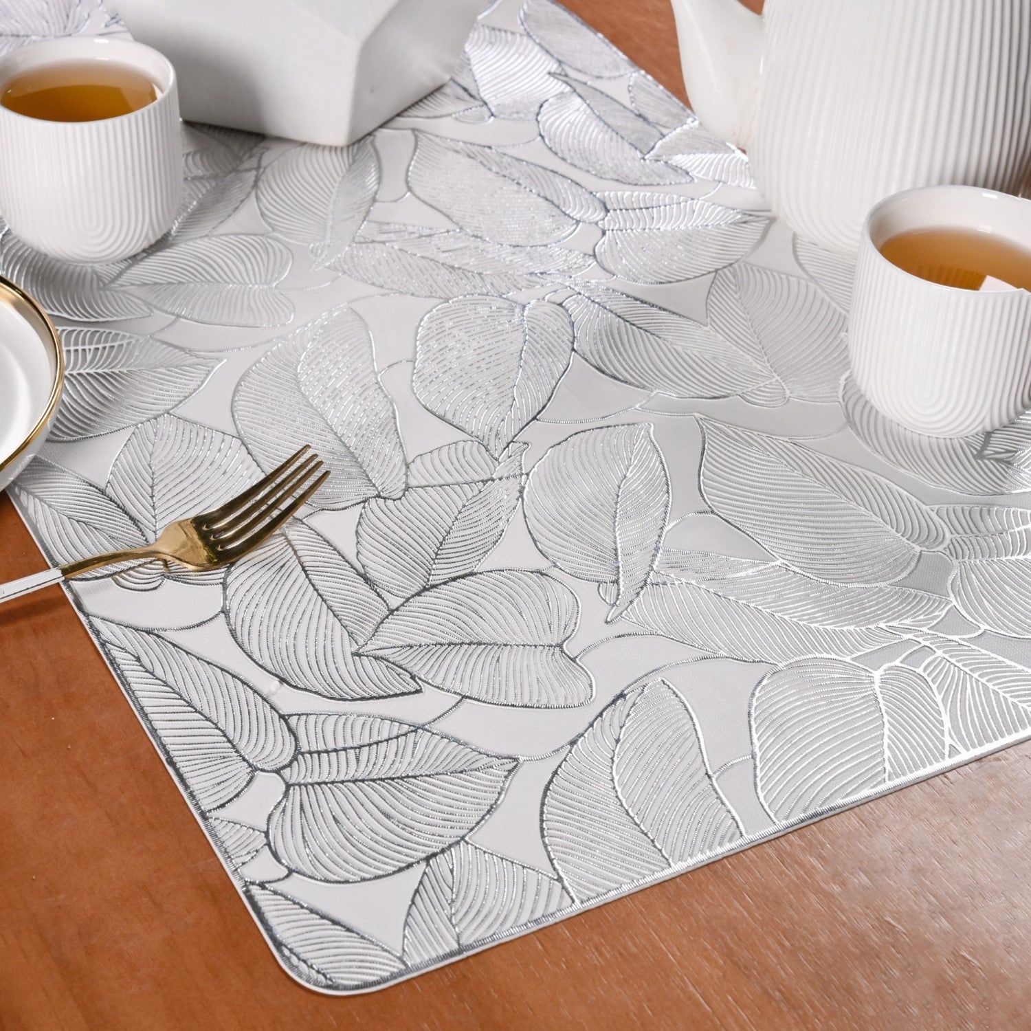 Opulent Leaf Silver Table Runner 91x35cm