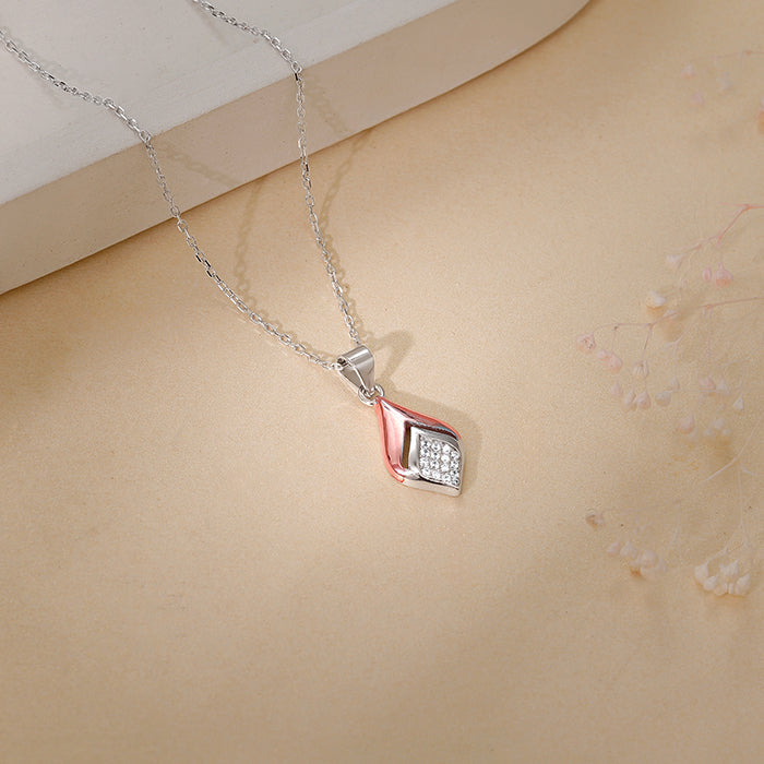 Dual Tone Majestic Rhombus Pendant With Link Chain