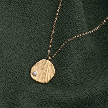 Oyster With Tiny Pearl Necklace