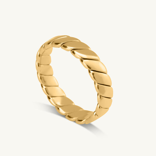 Twisted Branch Ring