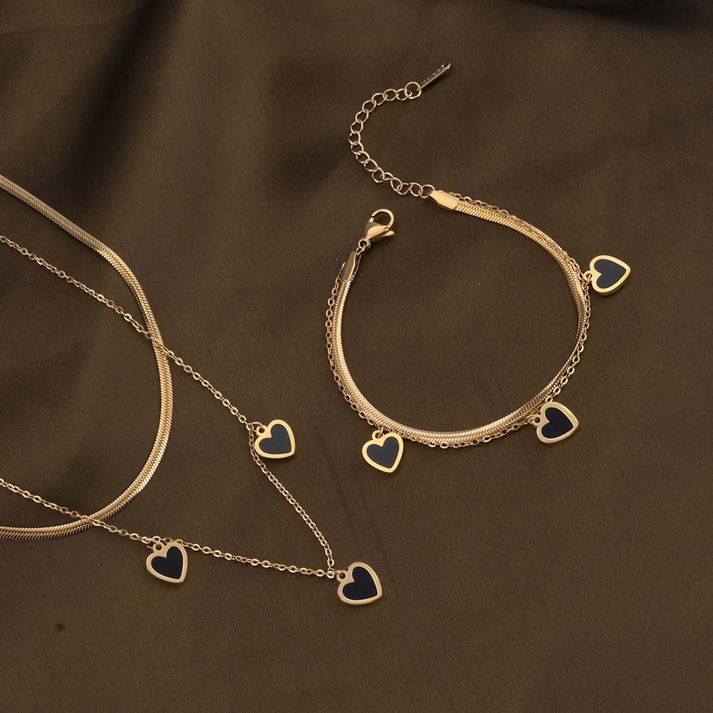 Ebony-Ivory Hearts Set