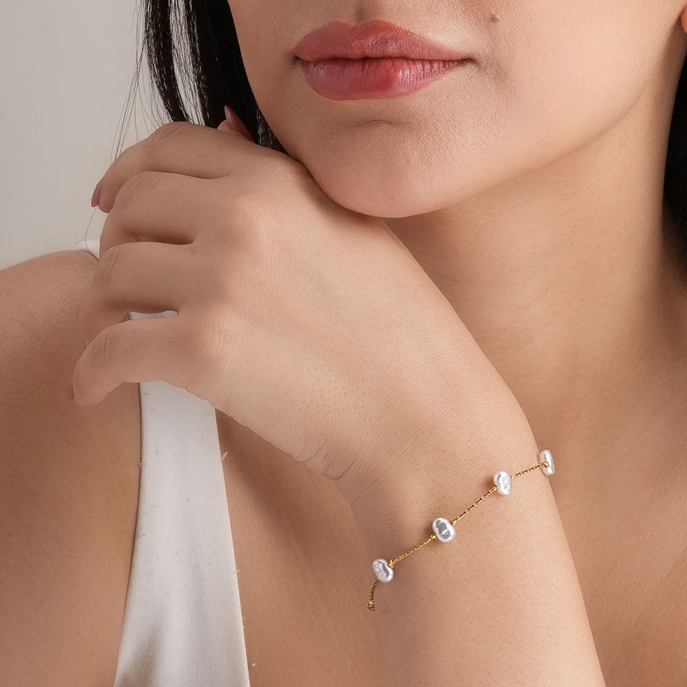 Classical Baroque Pearl Bracelet