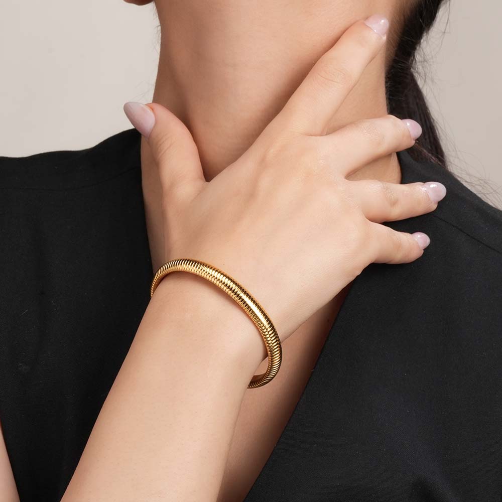 Chunky Ribbed Stretch Cuff Bracelet