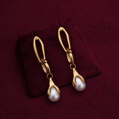 Teardrop Elegance Pearl Earrings