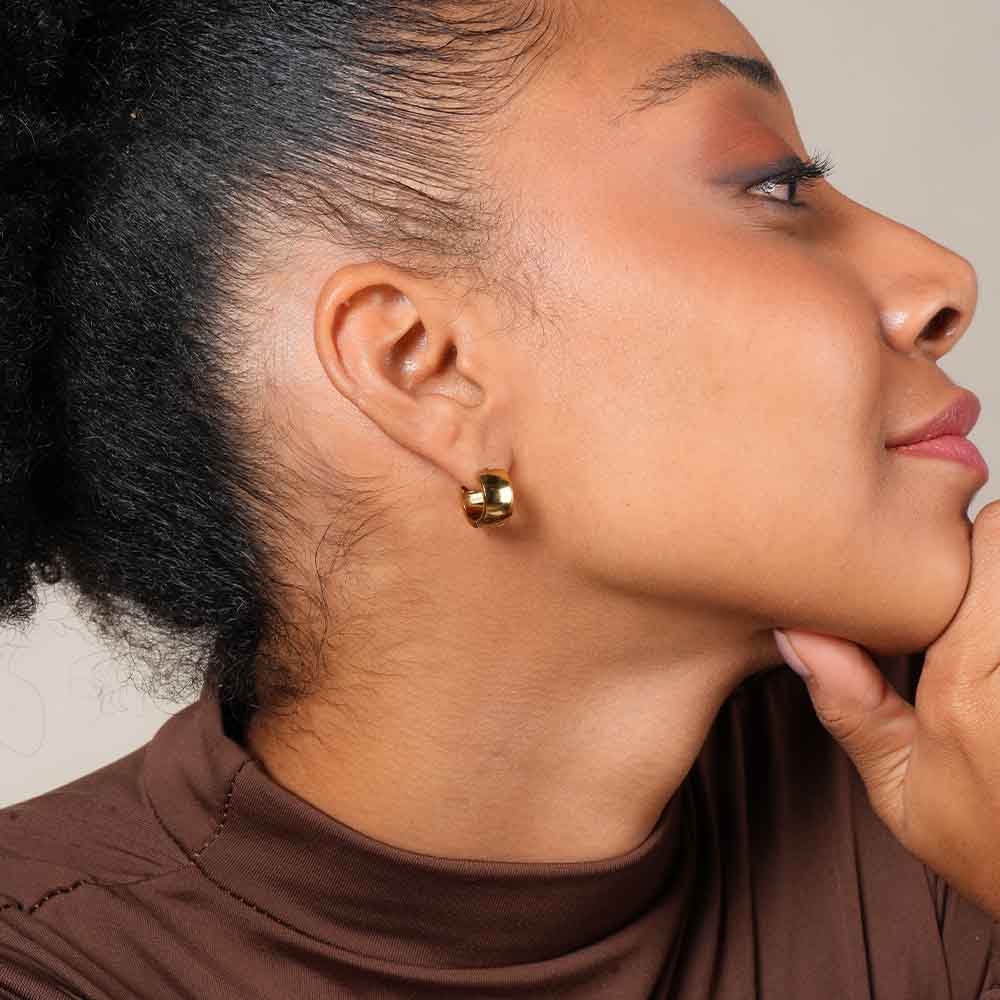 Classic C Stud Earrings