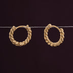 Classic Twisted Round Huggies