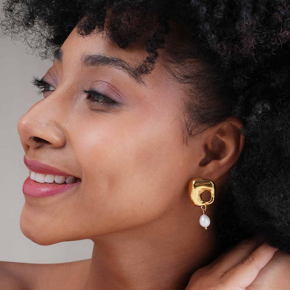 Dangling Pearl Drop Earrings