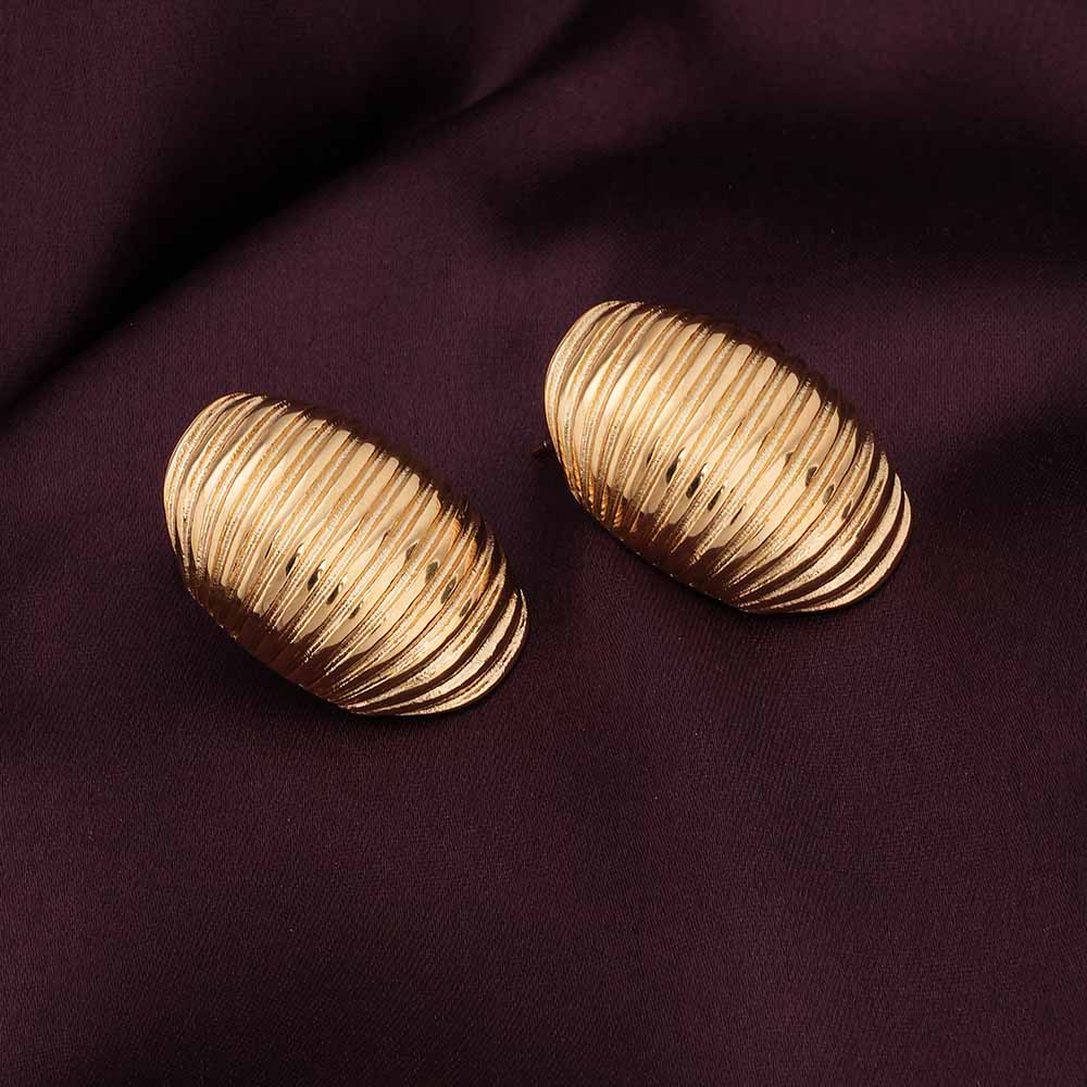 Elegant Golden Ribbed Oval Earrings