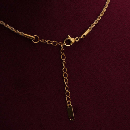 Organic Pearl Elegance Necklace