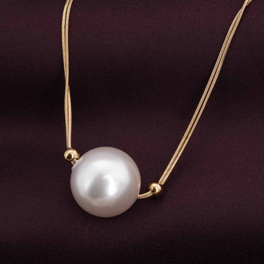 Dainty Pearl Gold Necklace
