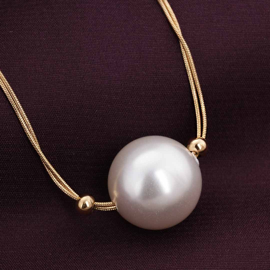 Dainty Pearl Gold Necklace