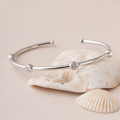Zircon Pulse 
Silver Station  Bracelet
