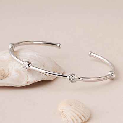 Zircon Pulse 
Silver Station  Bracelet