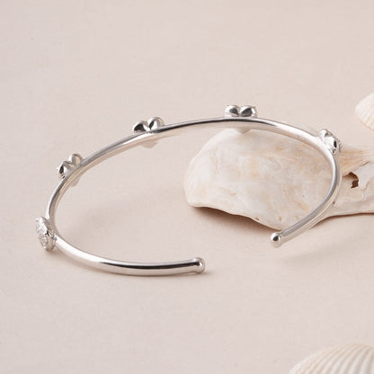 Pulse of Love 
Adjustable Bracelet
