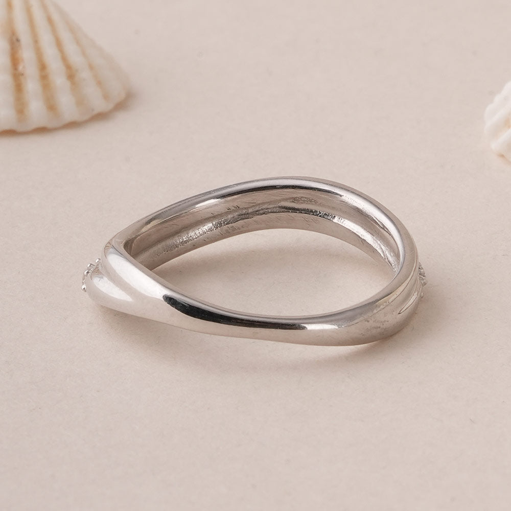 Balance Arc 
Silver Ring