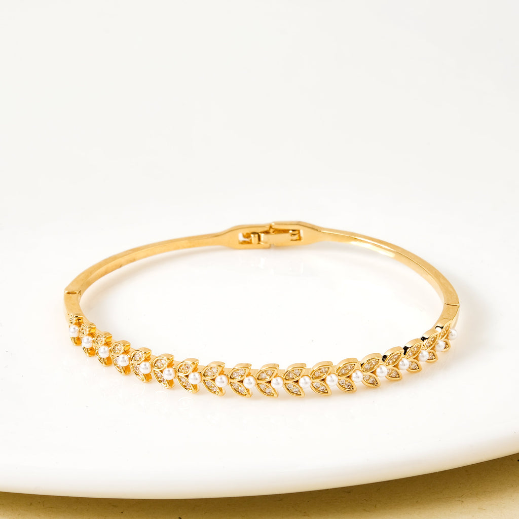 Pearl Ivy Gold Bracelet