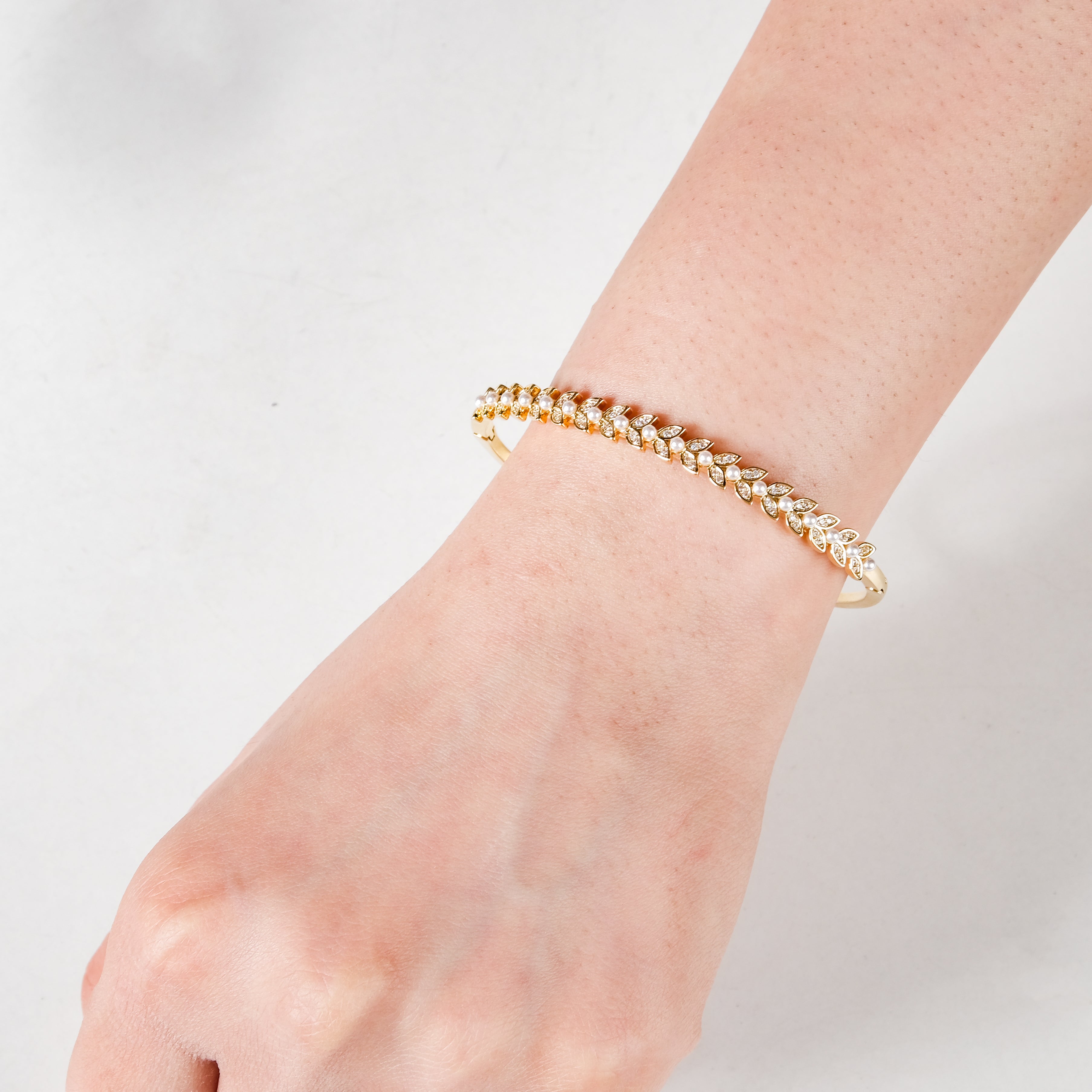 Pearl Ivy Gold Bracelet