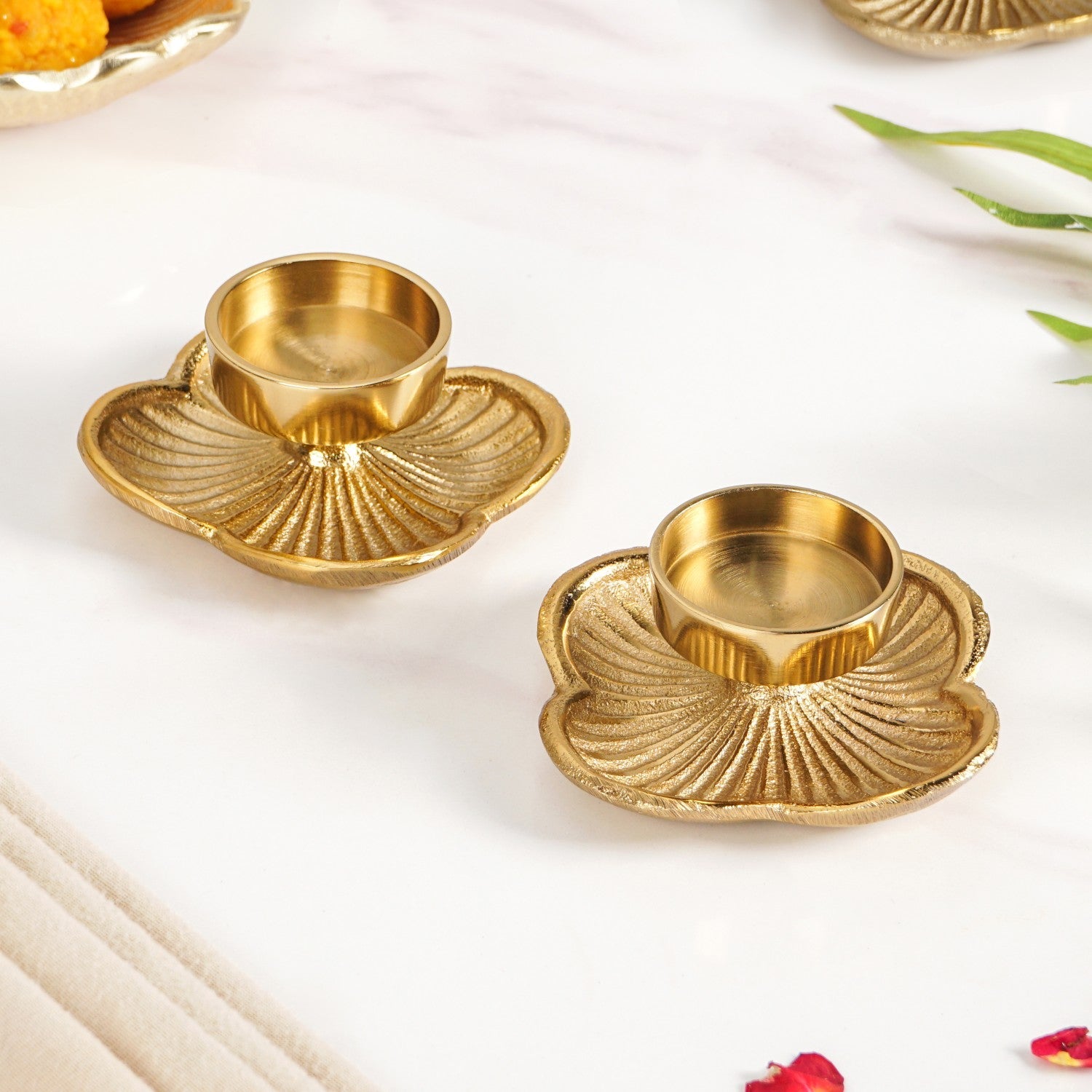 Petal Light Aluminium Tealight Candle Holder Set Of 2 In Festive Gift Box