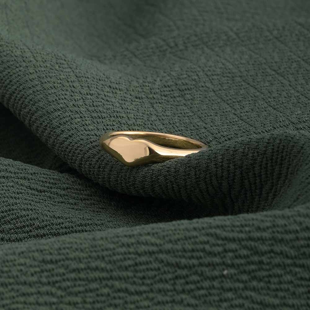 Sleek Heart Ring