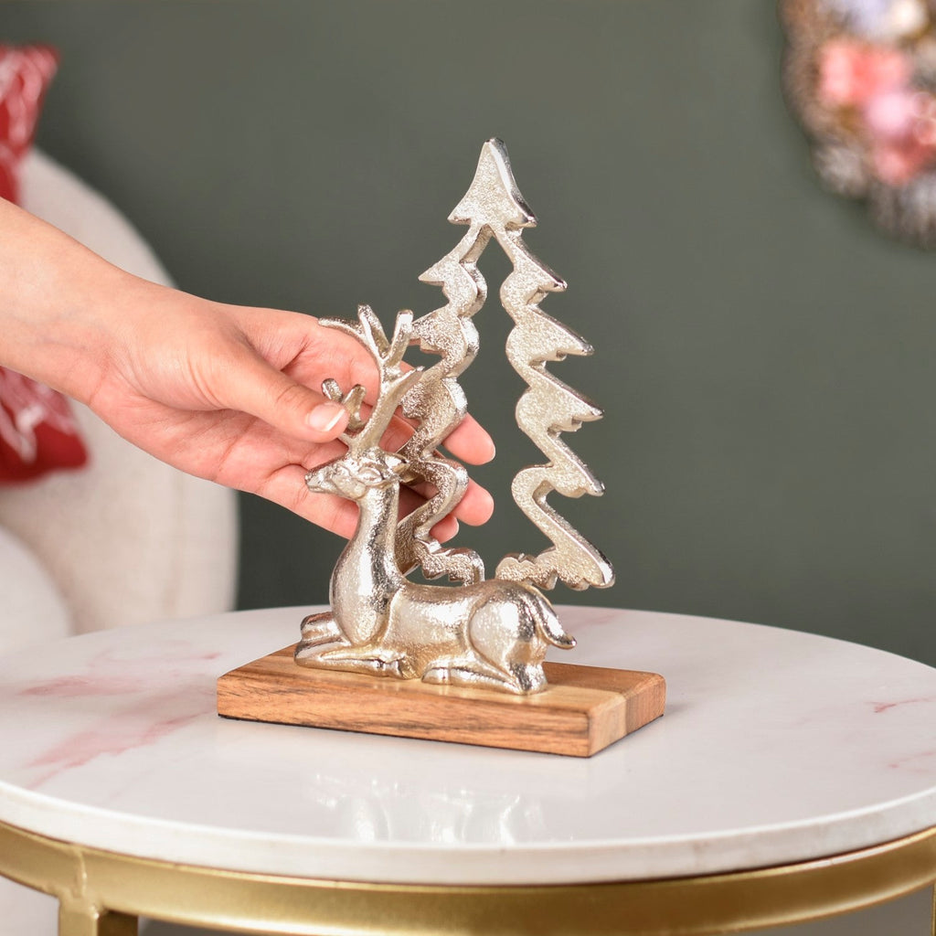 Reindeer By The Noel Tree Metal Decor