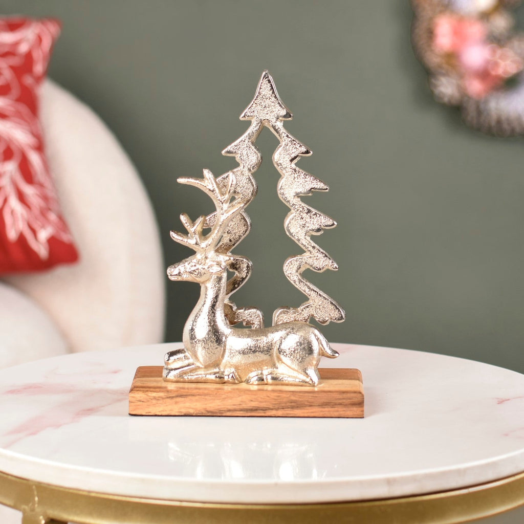 Reindeer By The Noel Tree Metal Decor