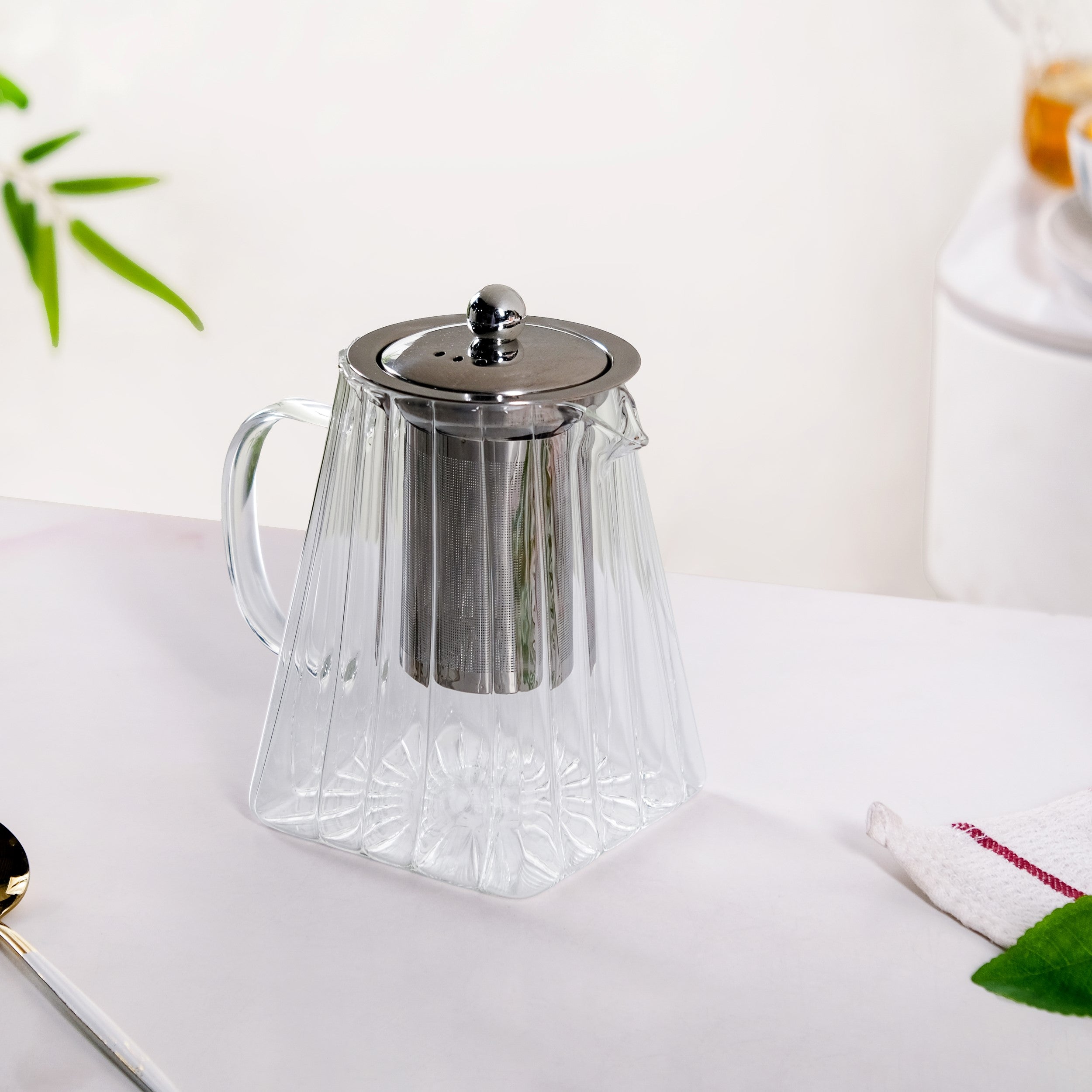 Chic Flame Safe Glass Teapot With Strainer 900ml