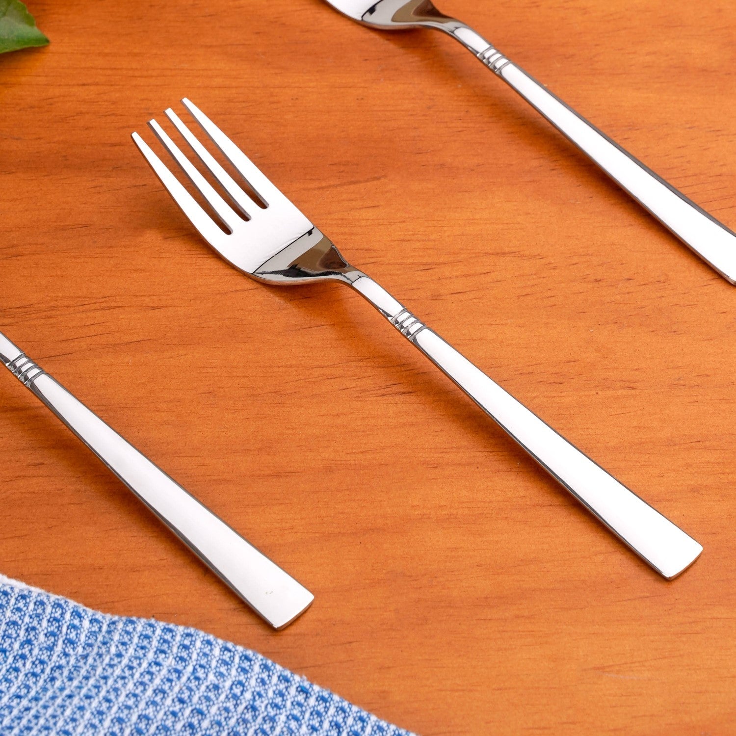 Ring Cut Stainless Steel Flatware Set Of 18