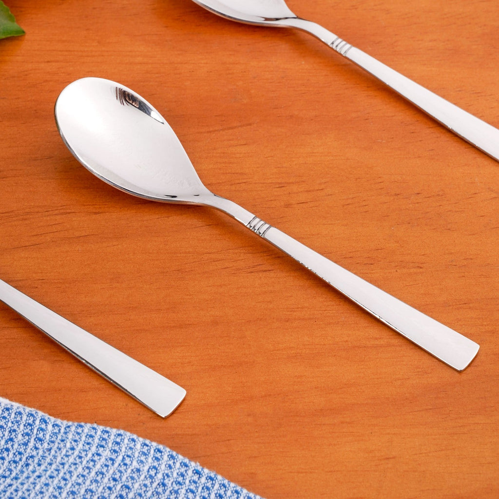 Ring Cut Stainless Steel Flatware Set Of 18