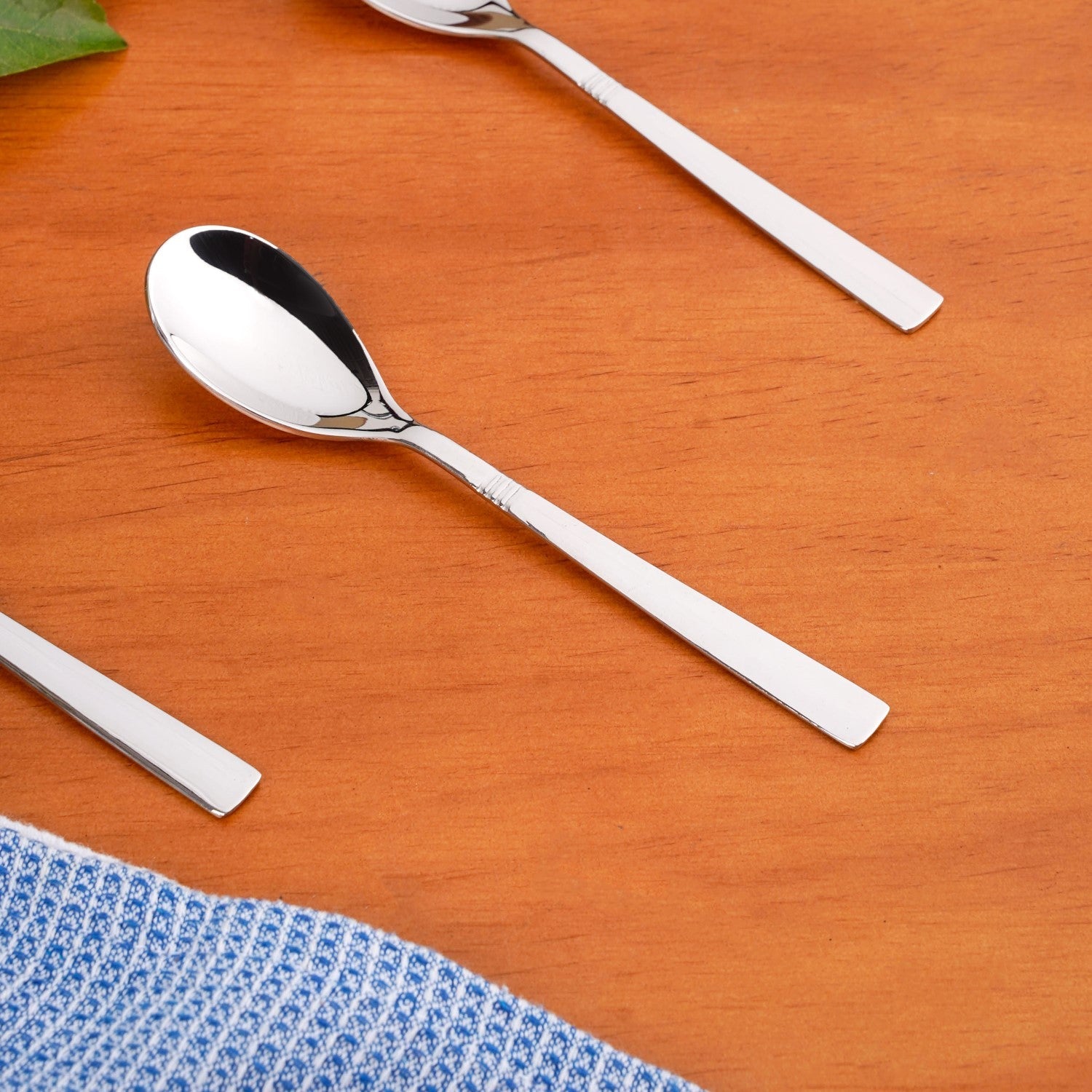 Ring Cut Stainless Steel Flatware Set Of 18