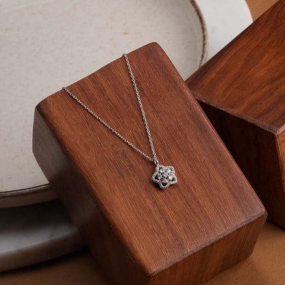 Glittering Flower 925 Sterling Silver Necklace