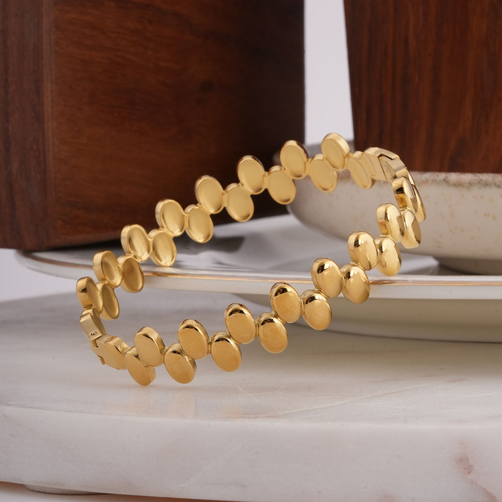 Elegant Gold Bangle Bracelet