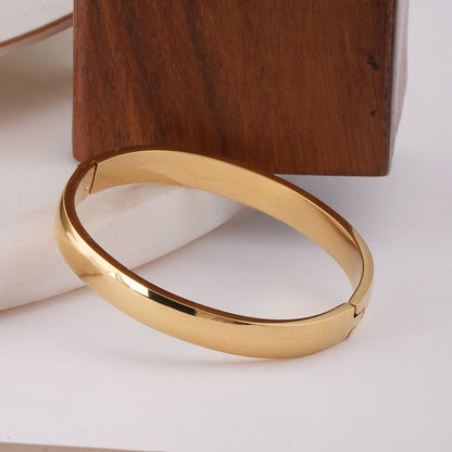 Plain Gold Bangle Bracelet - 7 mm